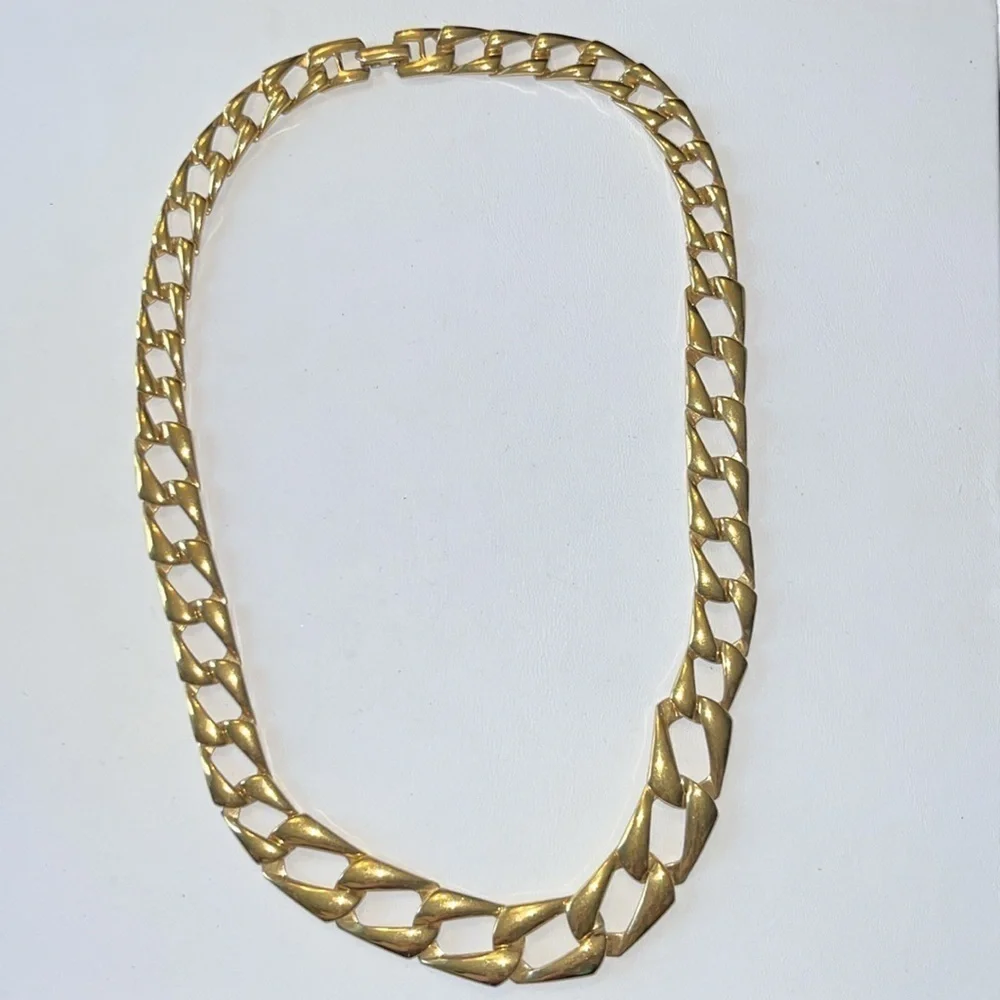 Bundle 3 vintage signed necklaces Trifari Monet Napier Gold toned/ivory/white